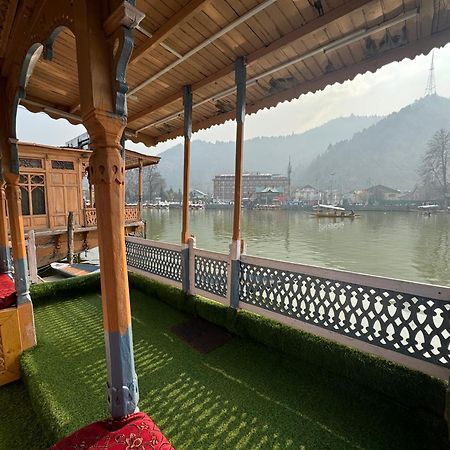 Houseboat Young Balmoral Castle Srinagar  Bagian luar foto